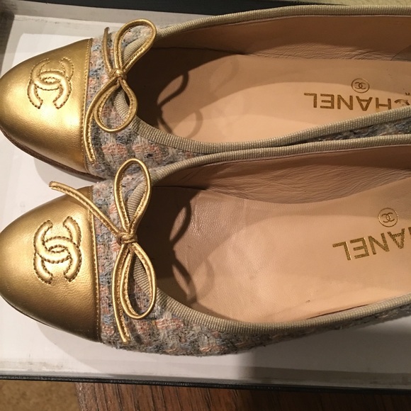 HP 💖💙💜 Chanel gold and tweed flats shoes - Picture 4 of 8